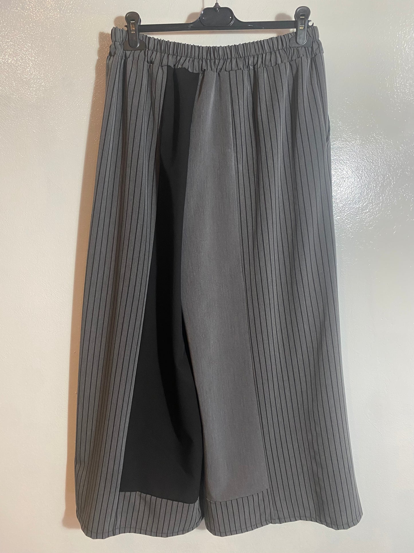 Zweifarbige Hose Größe 2XL