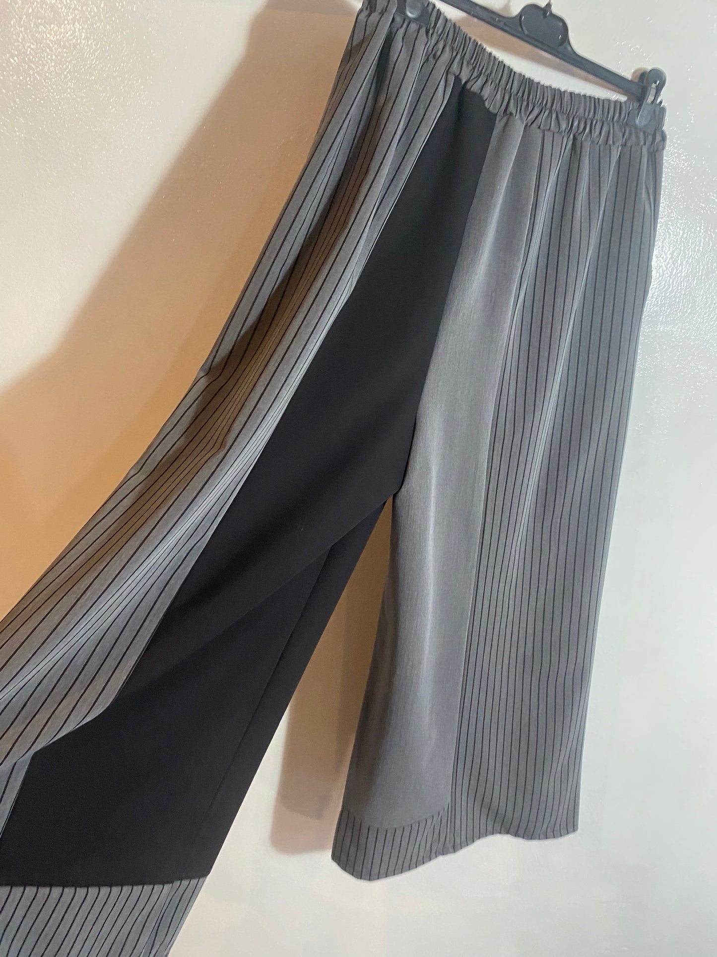 Zweifarbige Hose Größe 2XL