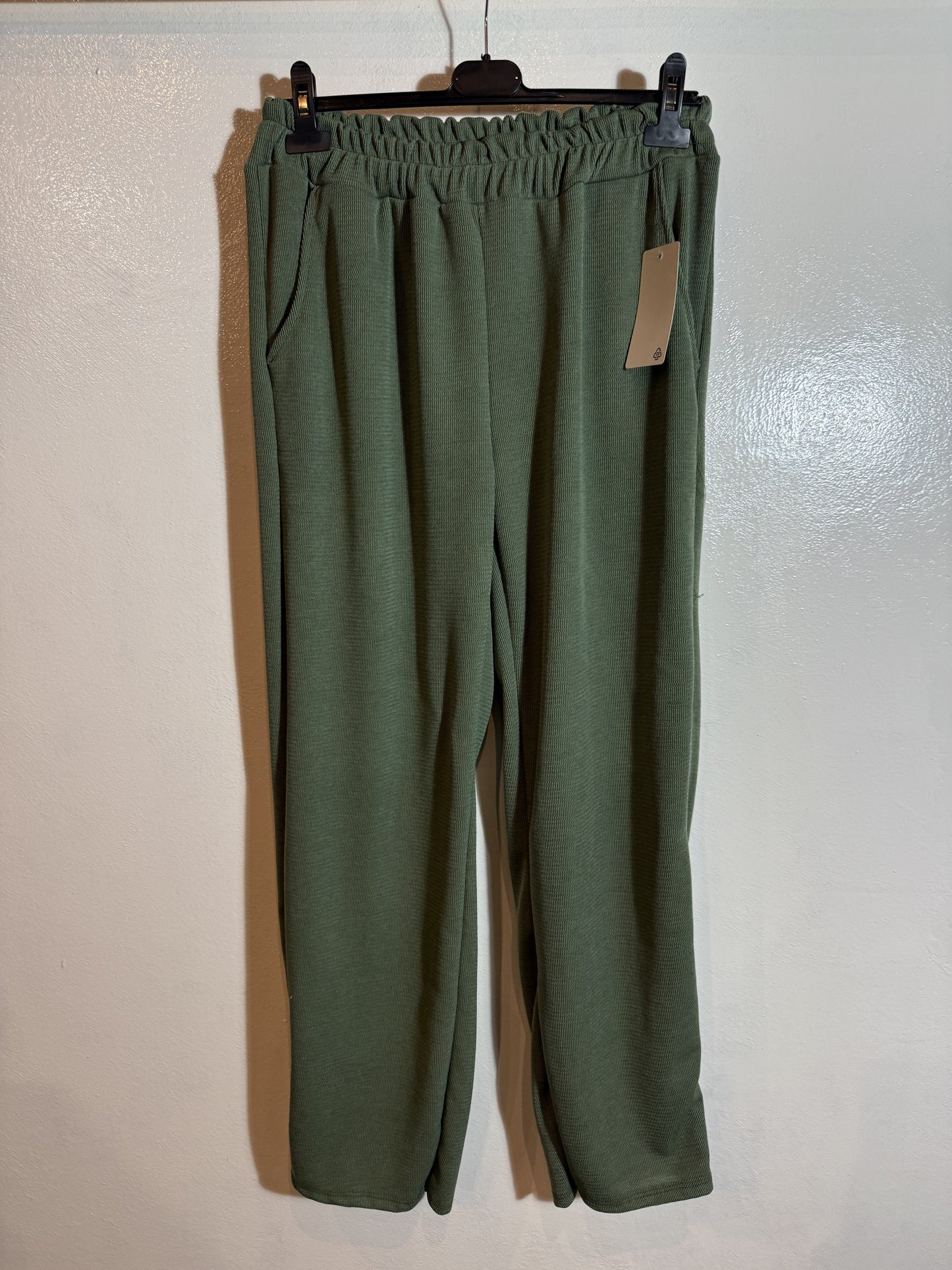 Pantalón con bolsillos Talla 2XL