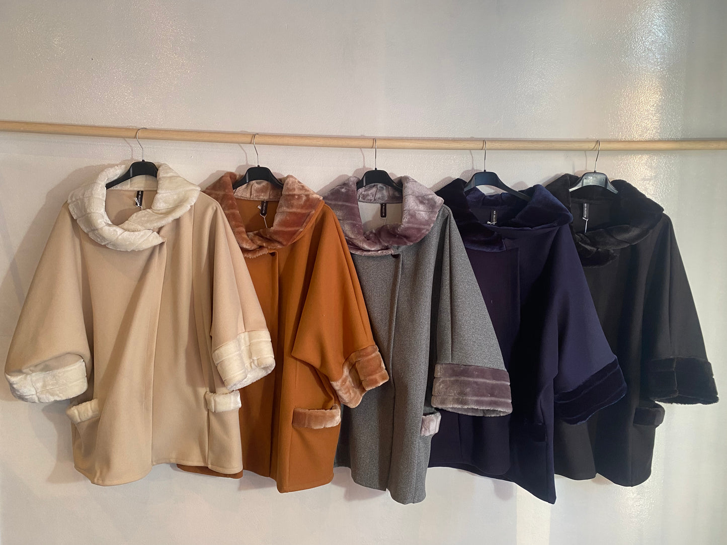Giacca con il pellicciotto al collo Tg.2XL